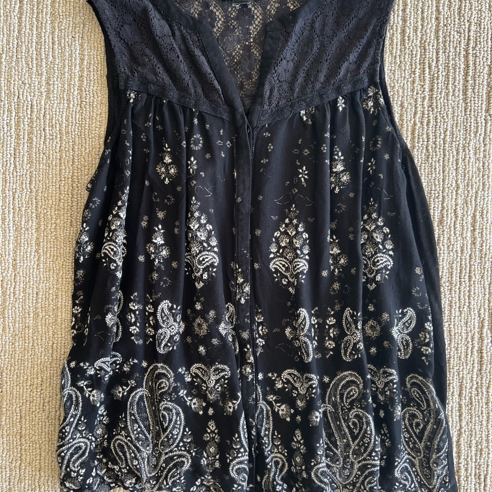 Lucky Brand Black Lace Yoke Paisley Print Tank